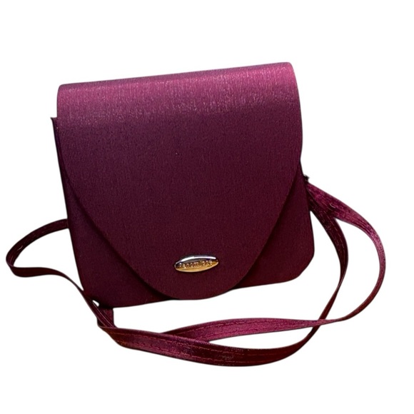 Crossbody Bag/ Wallet In Burgundy New 5”x 4.5” Flap Closure Gold Tone - Picture 3 of 9